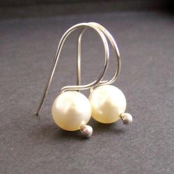Perłowe,klasyczne - Kolczyki - Biżuteria
